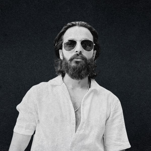 Sumit — Visual Storyteller